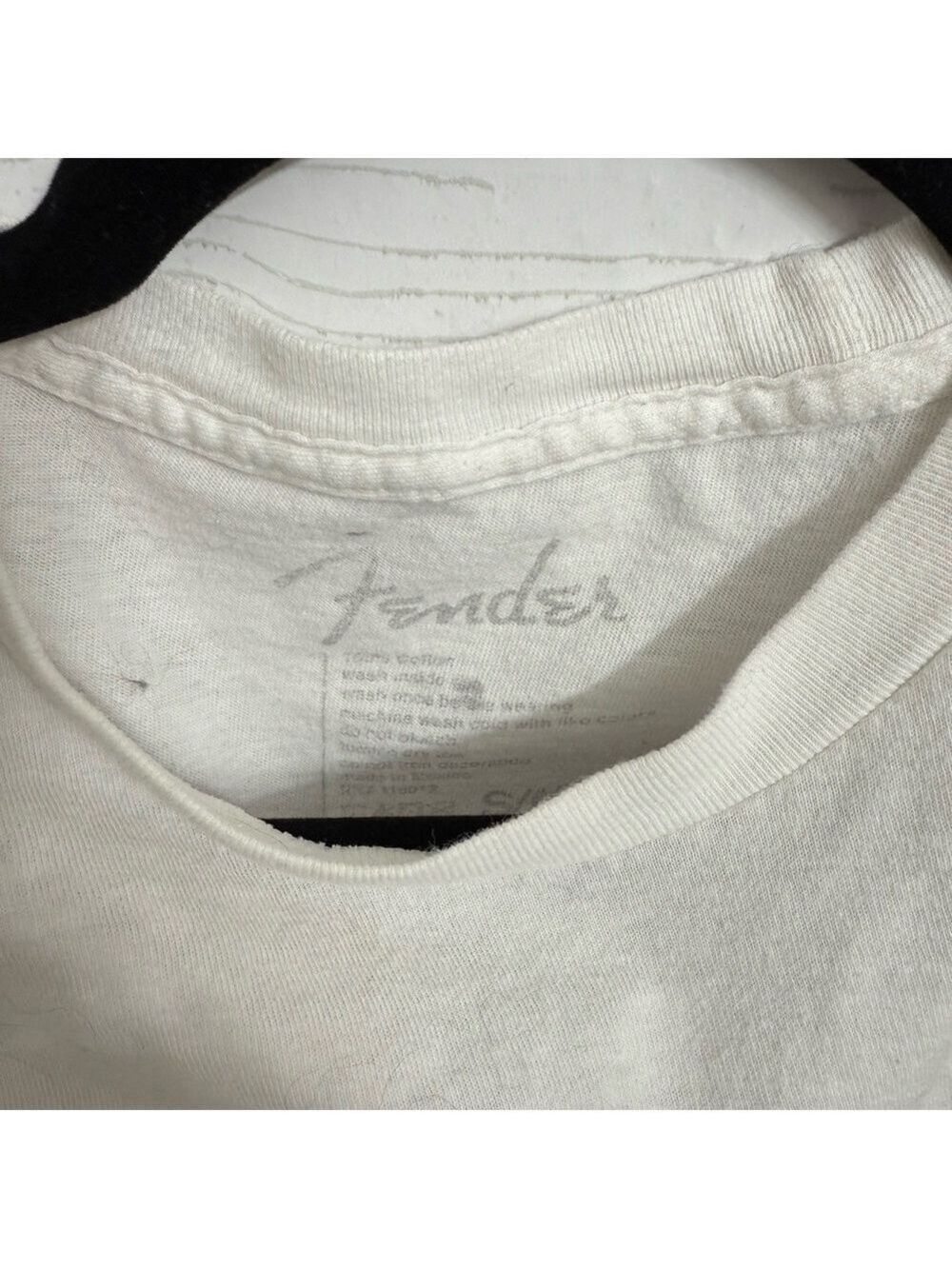 Pair Of Women’s White Cropped Short Sleeve Tee Shirts. Size S - Picture 4 of 6